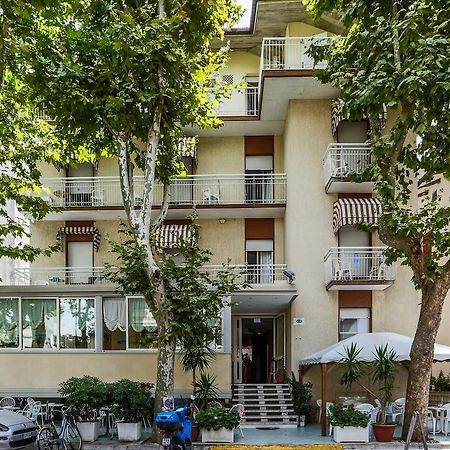 Hotel Elisabetta 2 Stelle Cattolica Exterior photo