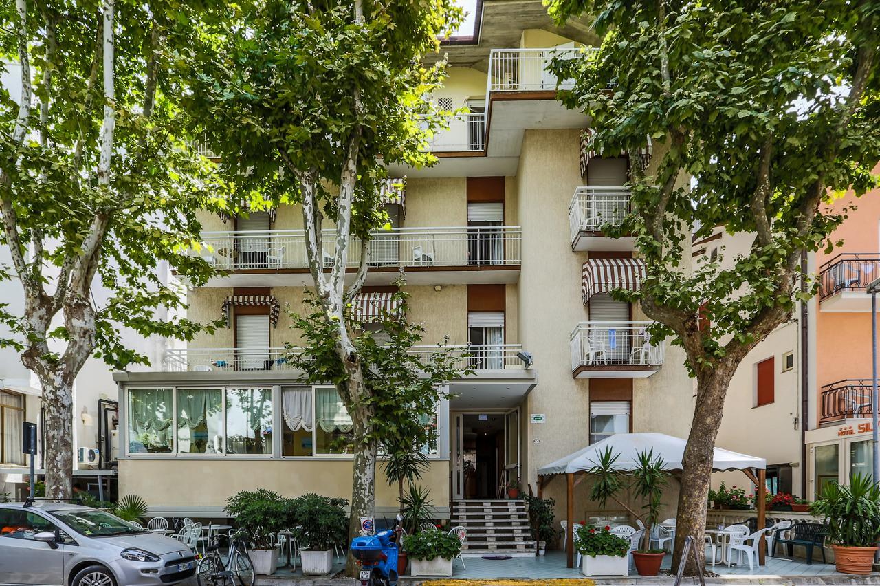 Hotel Elisabetta 2 Stelle Cattolica Exterior photo